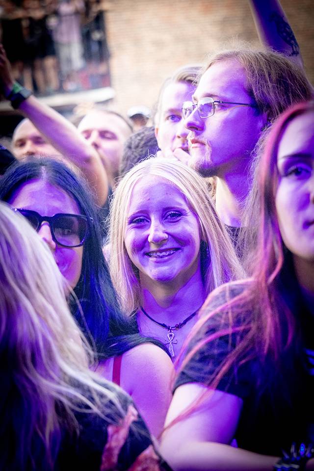 Jste na Brutal Assault? Najděte se v našem fotoreportu