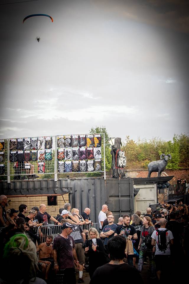 Jste na Brutal Assault? Najděte se v našem fotoreportu