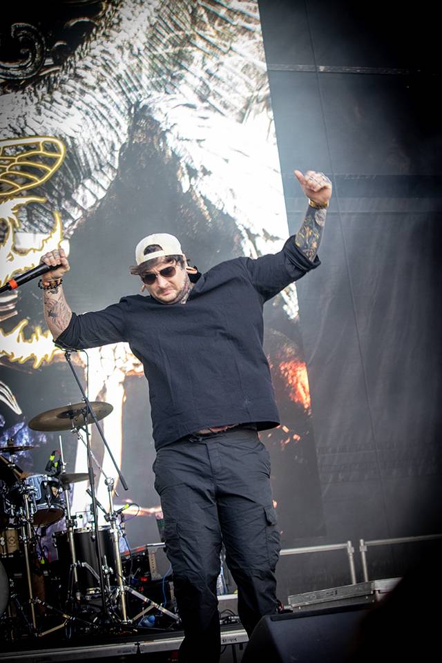 Brutal Assault, den třetí: Žánrové hranice zbourali Primus, severskou atmosféru přivezli Eivør a bavili i Misþyrming s Nergalem