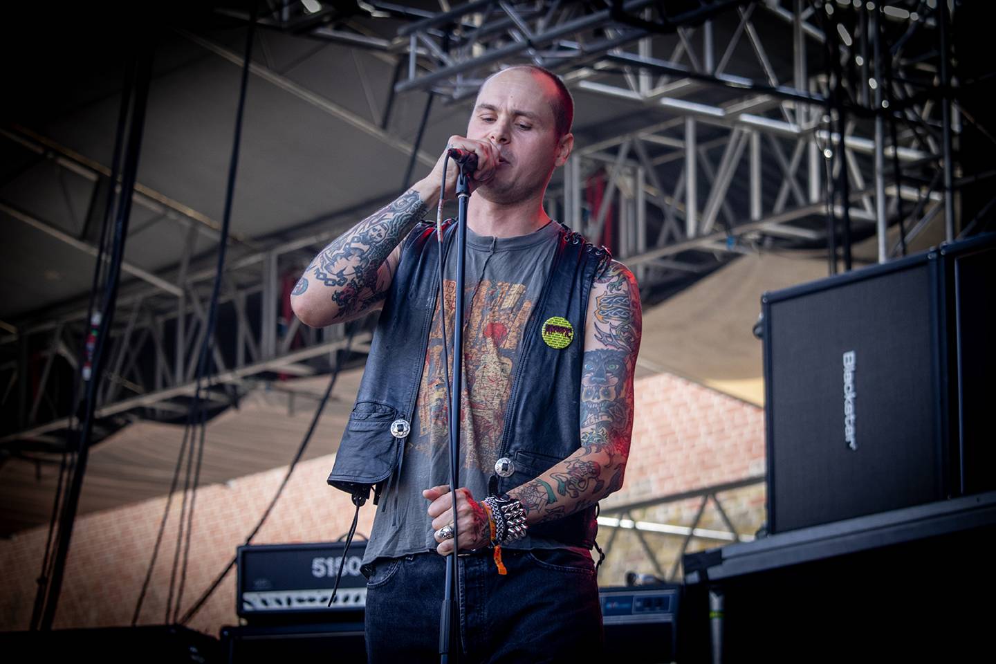 Brutal Assault, den třetí: Žánrové hranice zbourali Primus, severskou atmosféru přivezli Eivør a bavili i Misþyrming s Nergalem