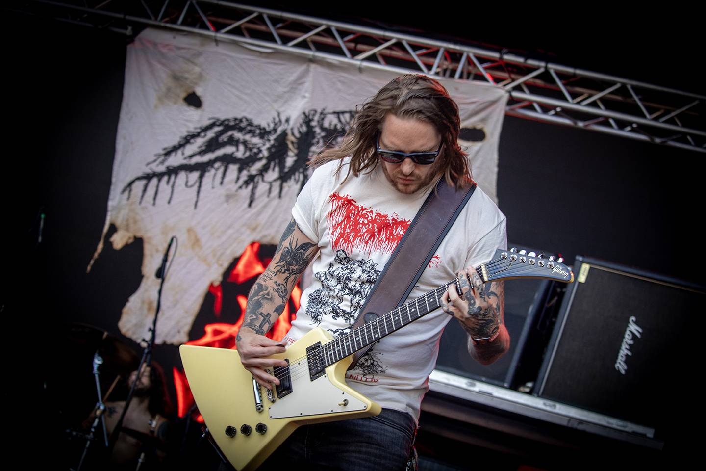 Brutal Assault, den třetí: Žánrové hranice zbourali Primus, severskou atmosféru přivezli Eivør a bavili i Misþyrming s Nergalem