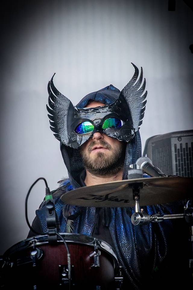 Brutal Assault, den třetí: Žánrové hranice zbourali Primus, severskou atmosféru přivezli Eivør a bavili i Misþyrming s Nergalem
