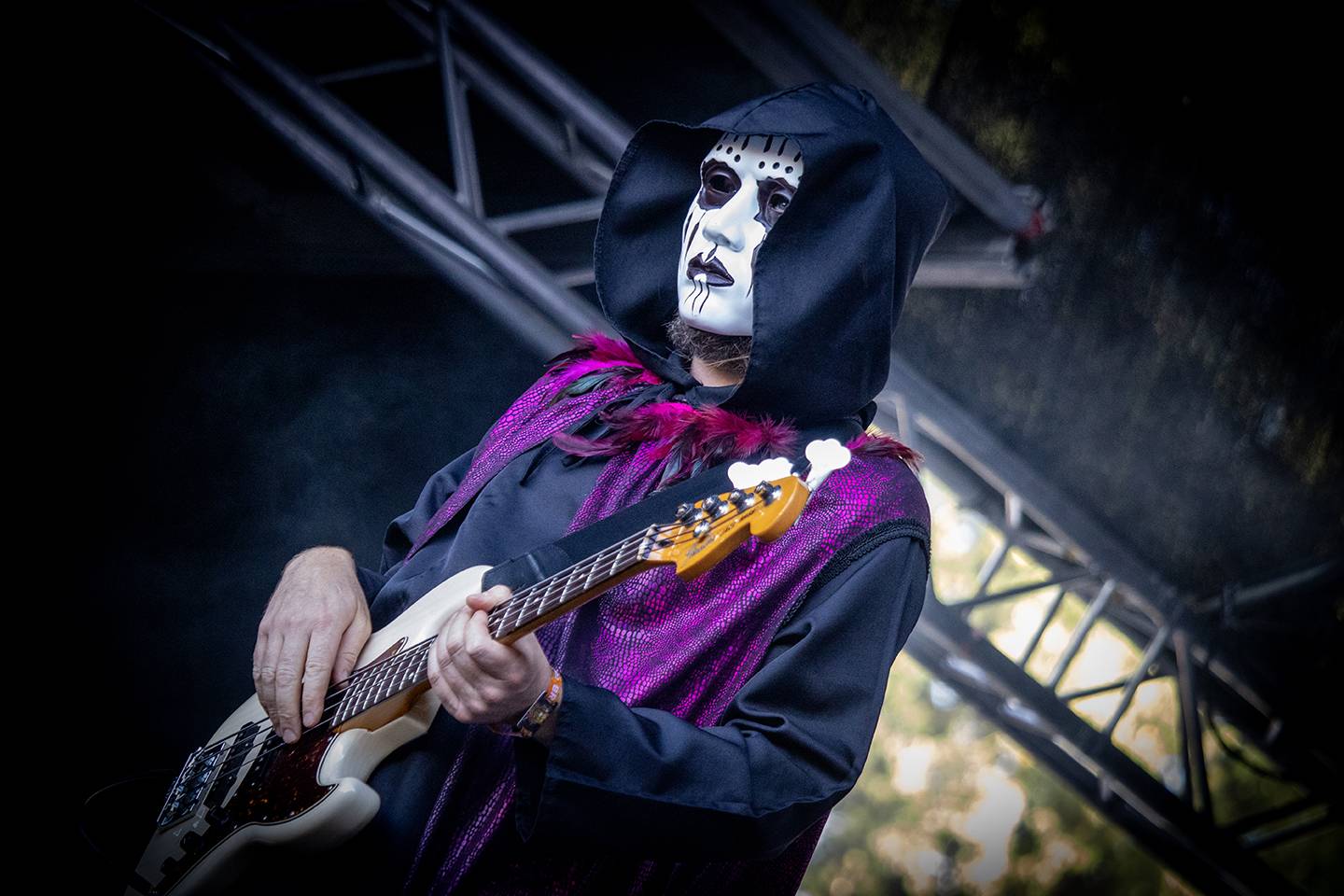 Brutal Assault, den třetí: Žánrové hranice zbourali Primus, severskou atmosféru přivezli Eivør a bavili i Misþyrming s Nergalem