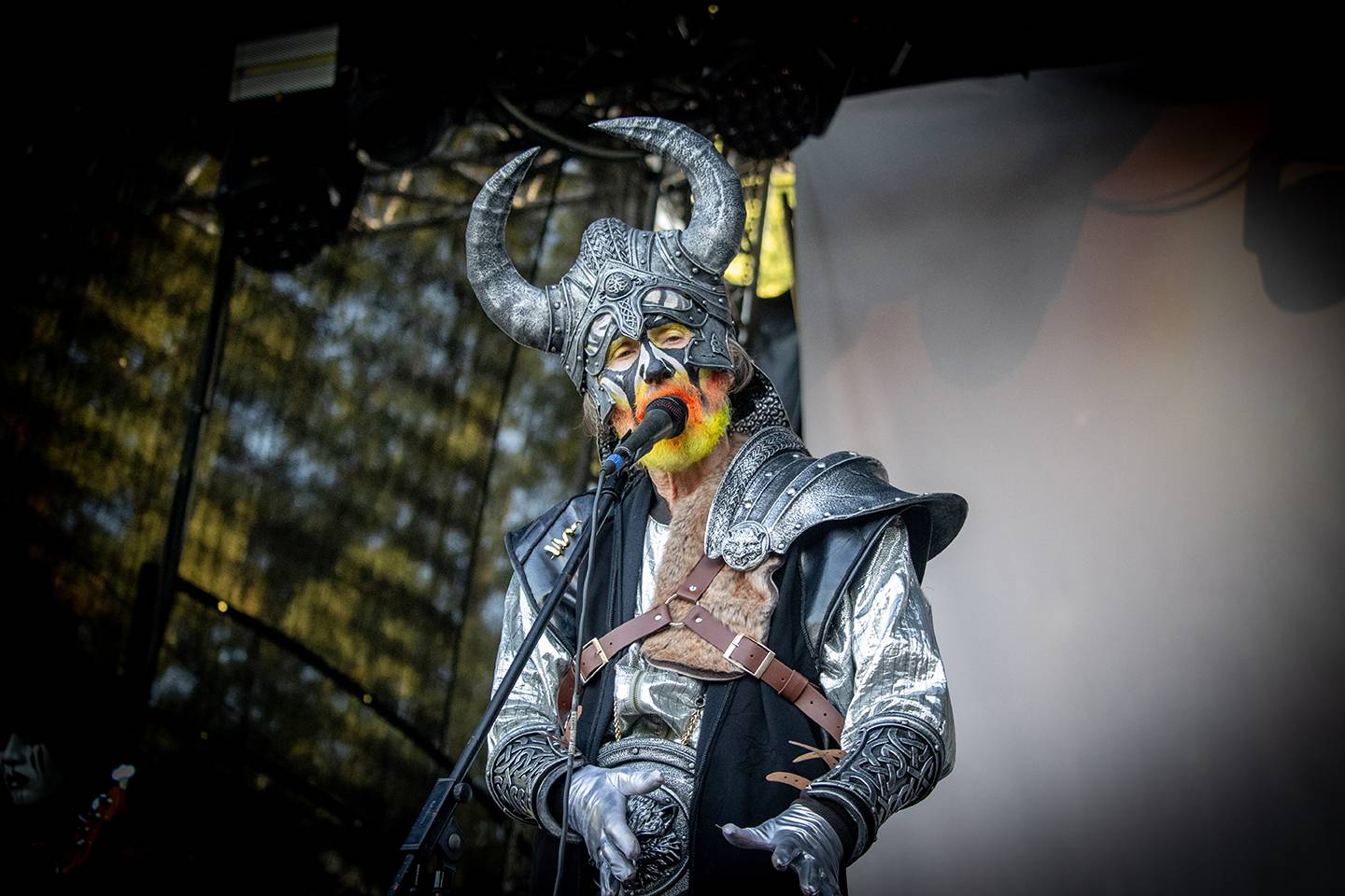 Brutal Assault, den třetí: Žánrové hranice zbourali Primus, severskou atmosféru přivezli Eivør a bavili i Misþyrming s Nergalem