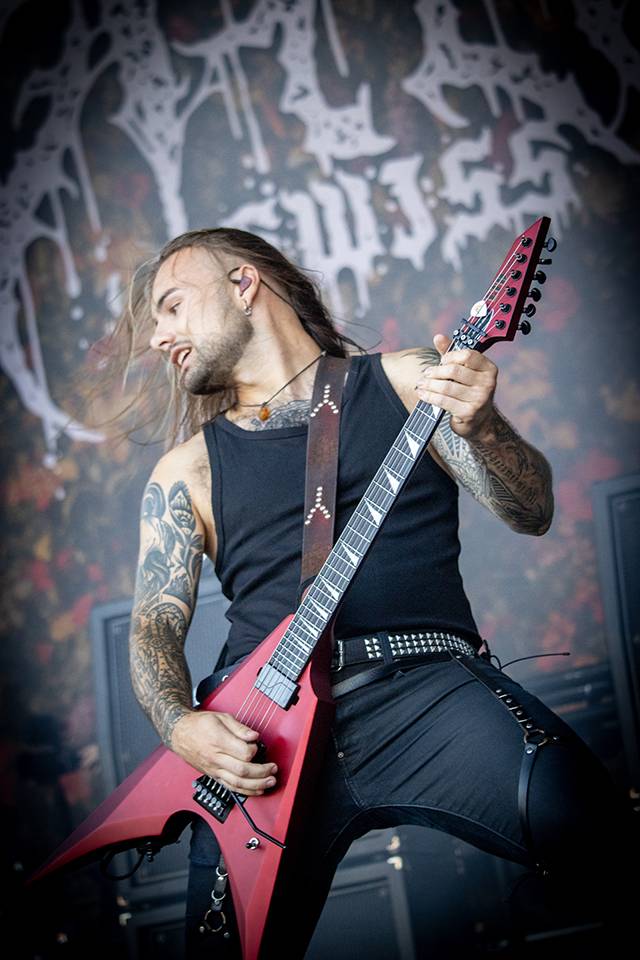 Brutal Assault, den třetí: Žánrové hranice zbourali Primus, severskou atmosféru přivezli Eivør a bavili i Misþyrming s Nergalem