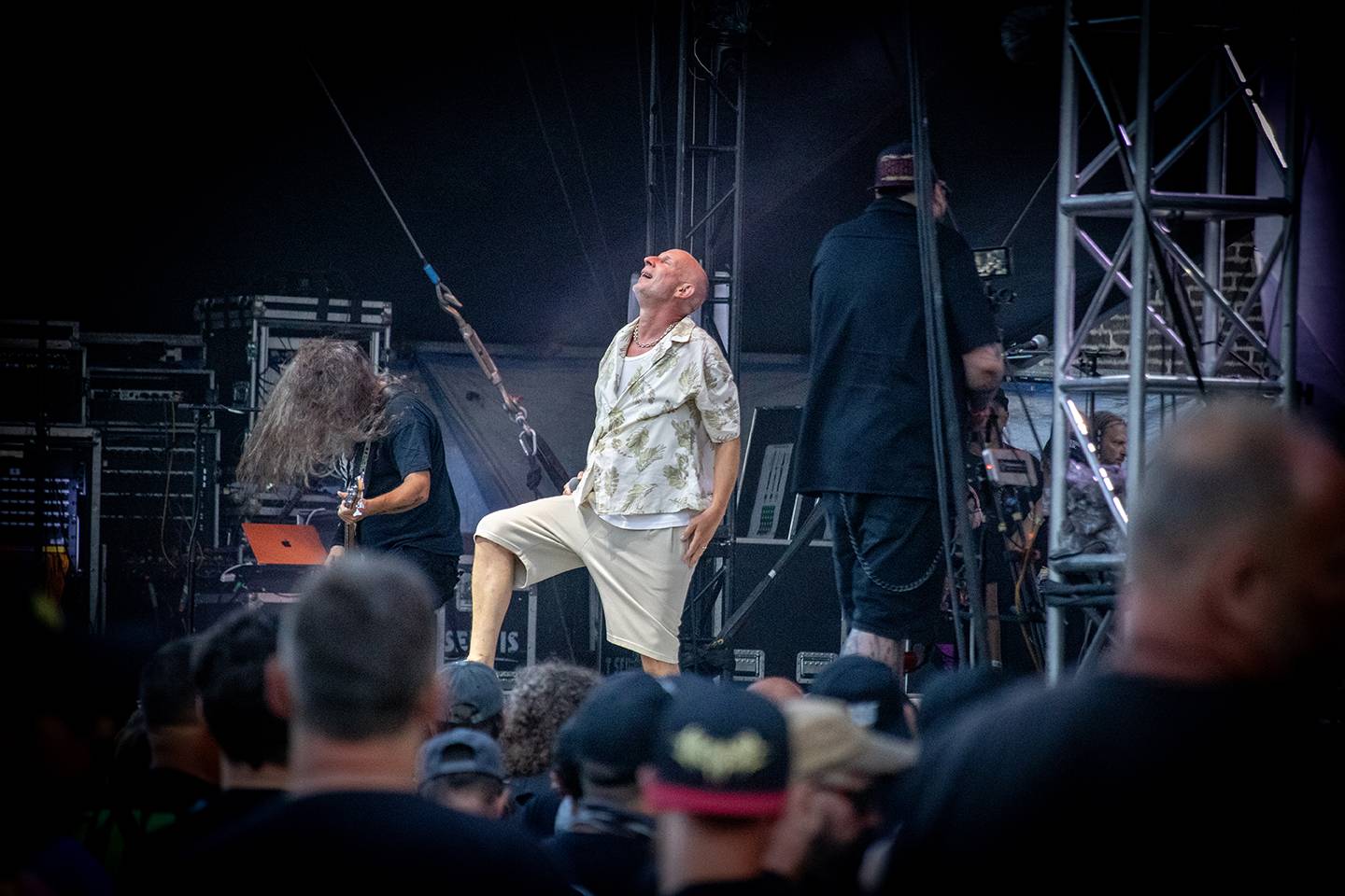 Brutal Assault, den třetí: Žánrové hranice zbourali Primus, severskou atmosféru přivezli Eivør a bavili i Misþyrming s Nergalem
