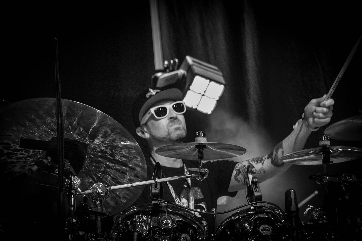 Brutal Assault, den třetí: Žánrové hranice zbourali Primus, severskou atmosféru přivezli Eivør a bavili i Misþyrming s Nergalem