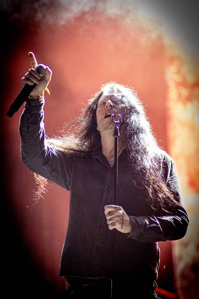 Brutal Assault, den třetí: Žánrové hranice zbourali Primus, severskou atmosféru přivezli Eivør a bavili i Misþyrming s Nergalem