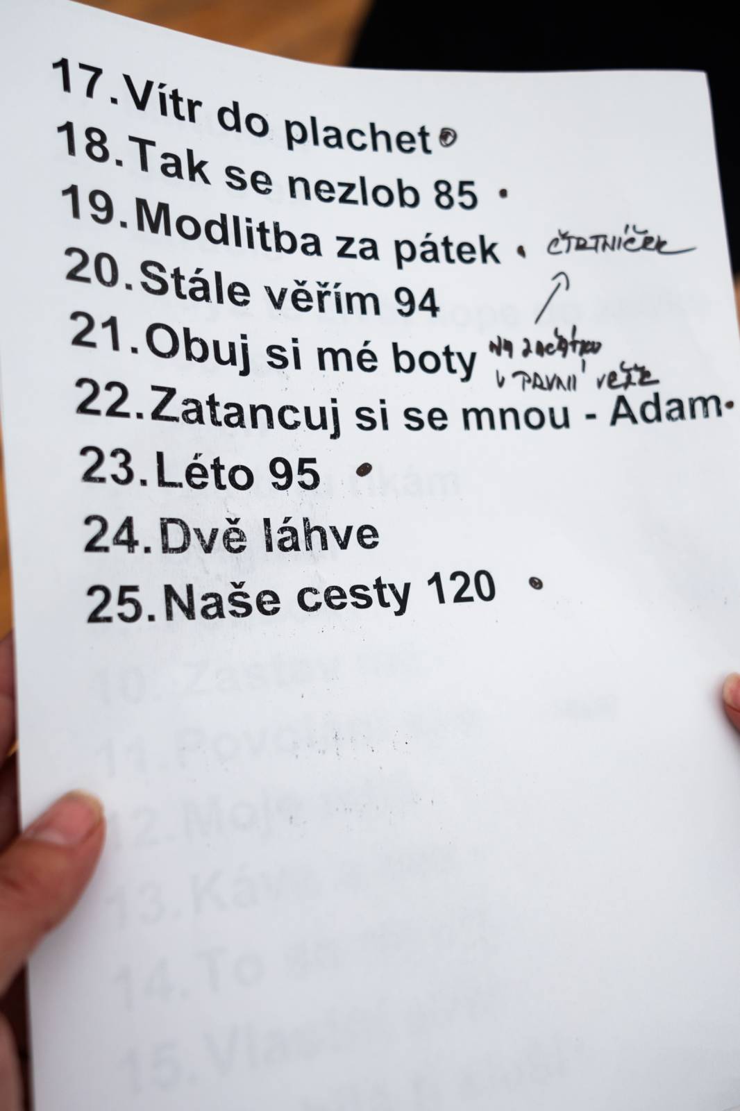 Marek Ztracený přepsal dějiny. Zpívala s ním celá Letná, jeho syn si střihl kytarové sólo