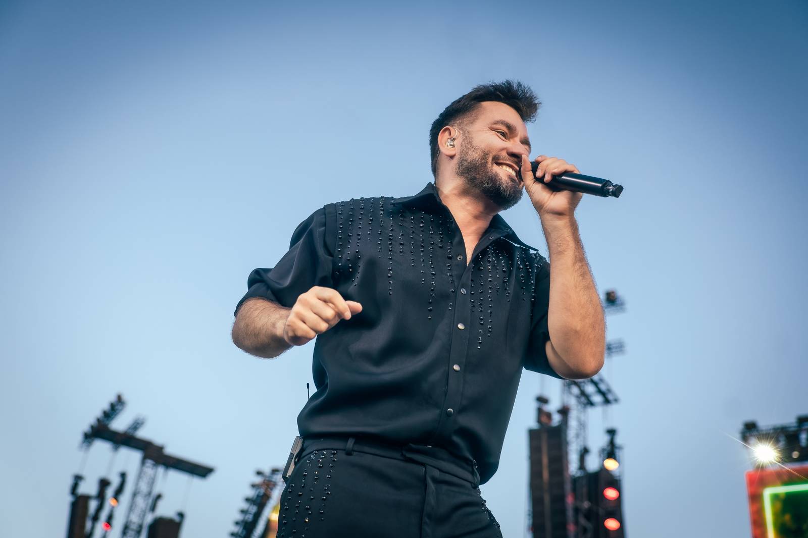 Marek Ztracený přepsal dějiny. Zpívala s ním celá Letná, jeho syn si střihl kytarové sólo