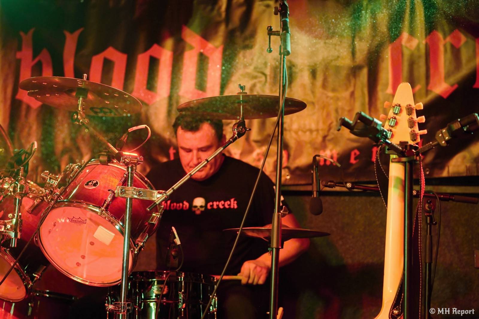 Bloodcreek oslavili deset let na scéně. K narozeninám jim přáli Mysthica, Morus, Corona i Sixth Dimension