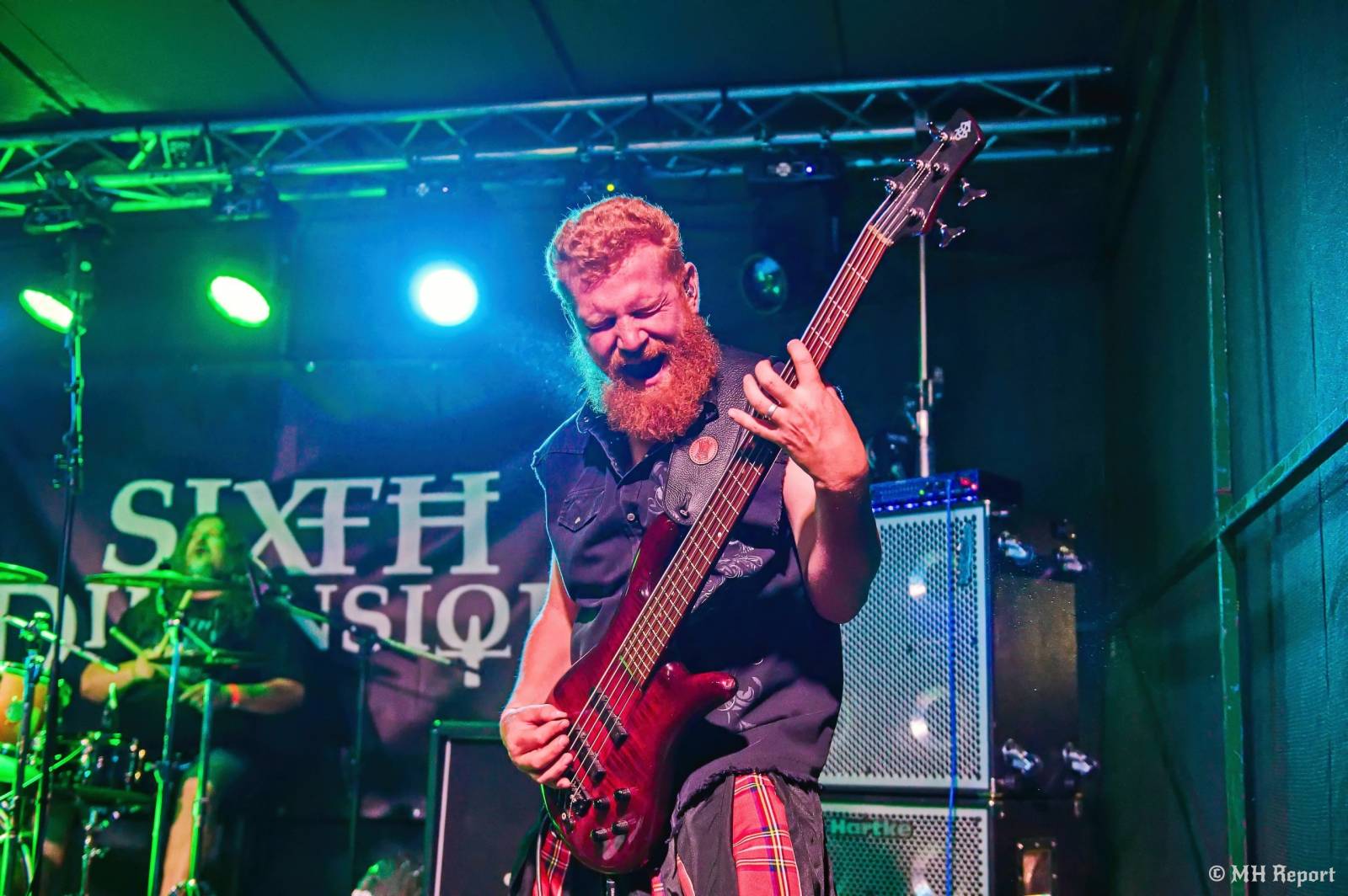 Bloodcreek oslavili deset let na scéně. K narozeninám jim přáli Mysthica, Morus, Corona i Sixth Dimension