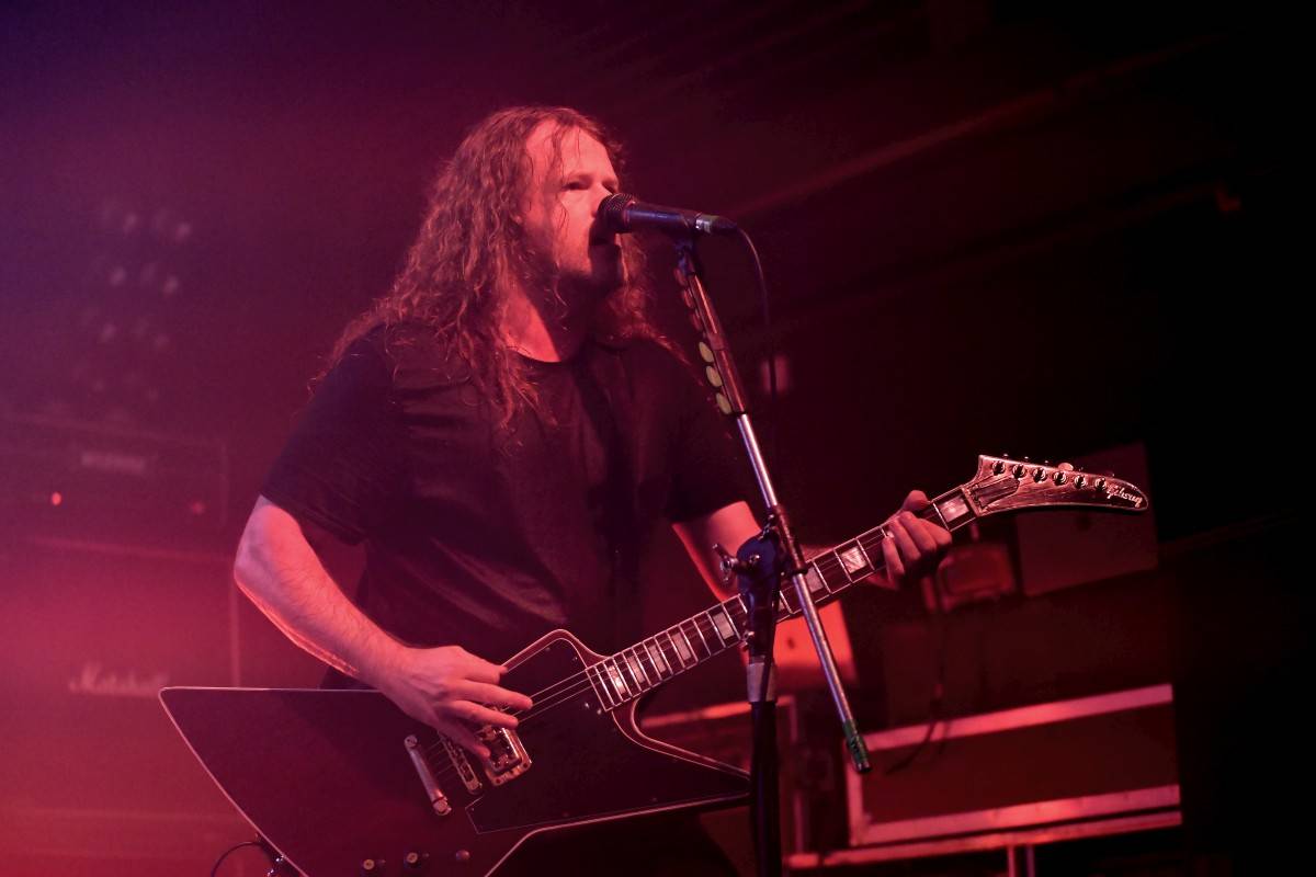Airbourne rozpálili pražskou Archu svou energií, předskakovaly jim holky z The Agony