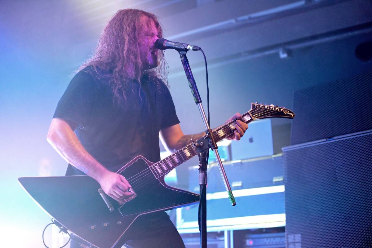 Airbourne rozpálili pražskou Archu svou energií, předskakovaly jim holky z The Agony