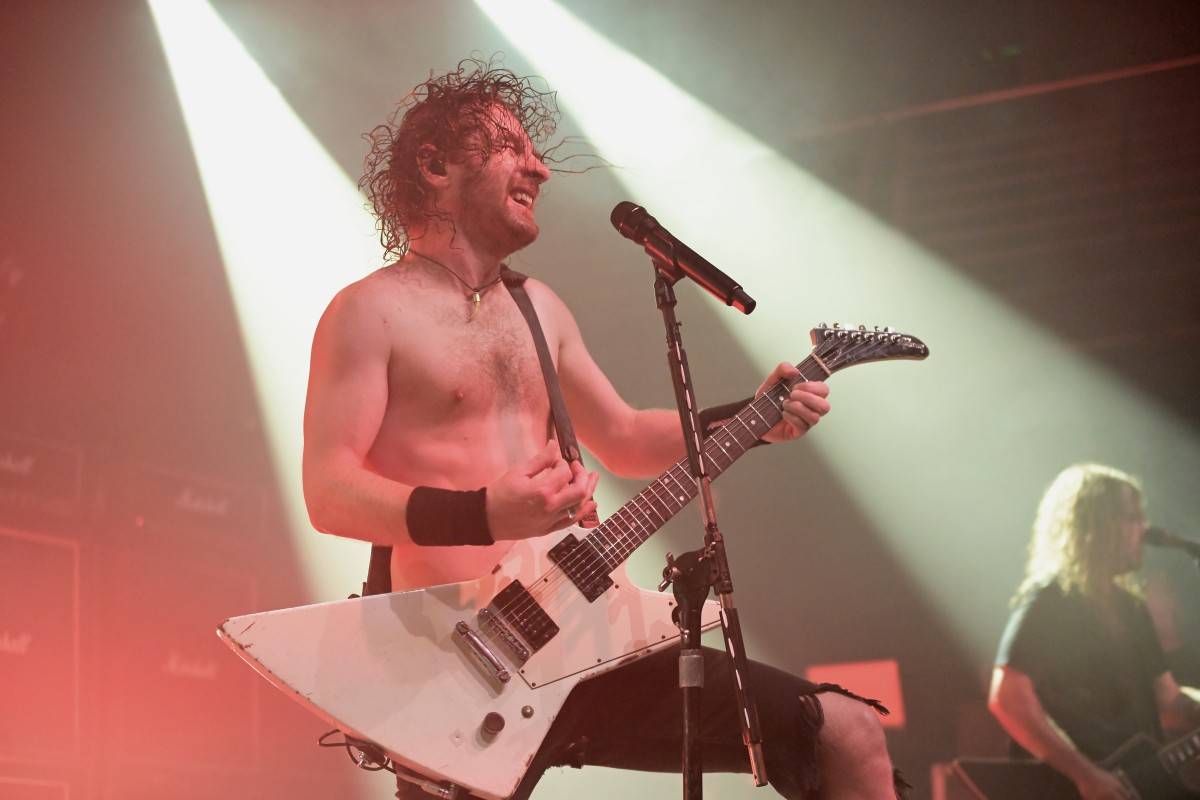 Airbourne rozpálili pražskou Archu svou energií, předskakovaly jim holky z The Agony