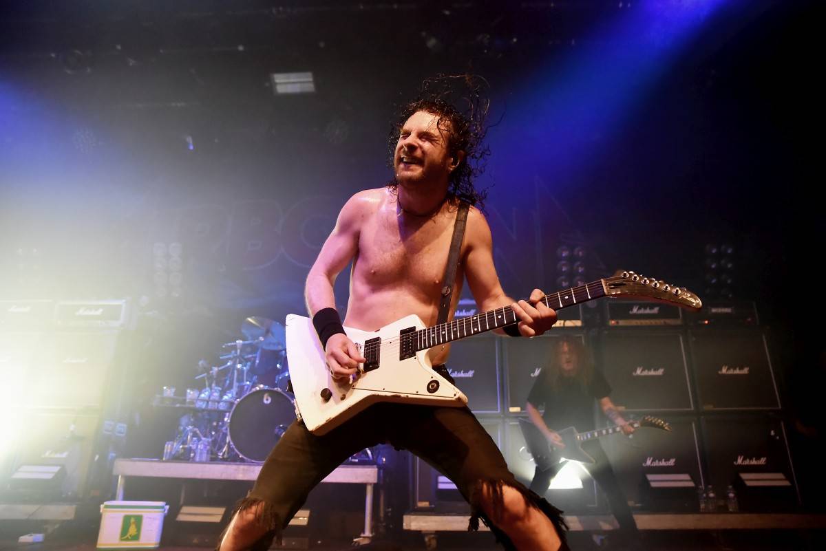 Airbourne rozpálili pražskou Archu svou energií, předskakovaly jim holky z The Agony