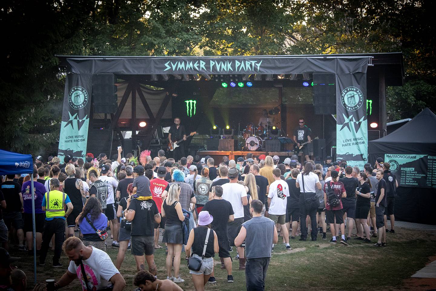 Znouzectnost, Shogun Tokugawa a Ravebombs ovládli první den Summer Punk Party