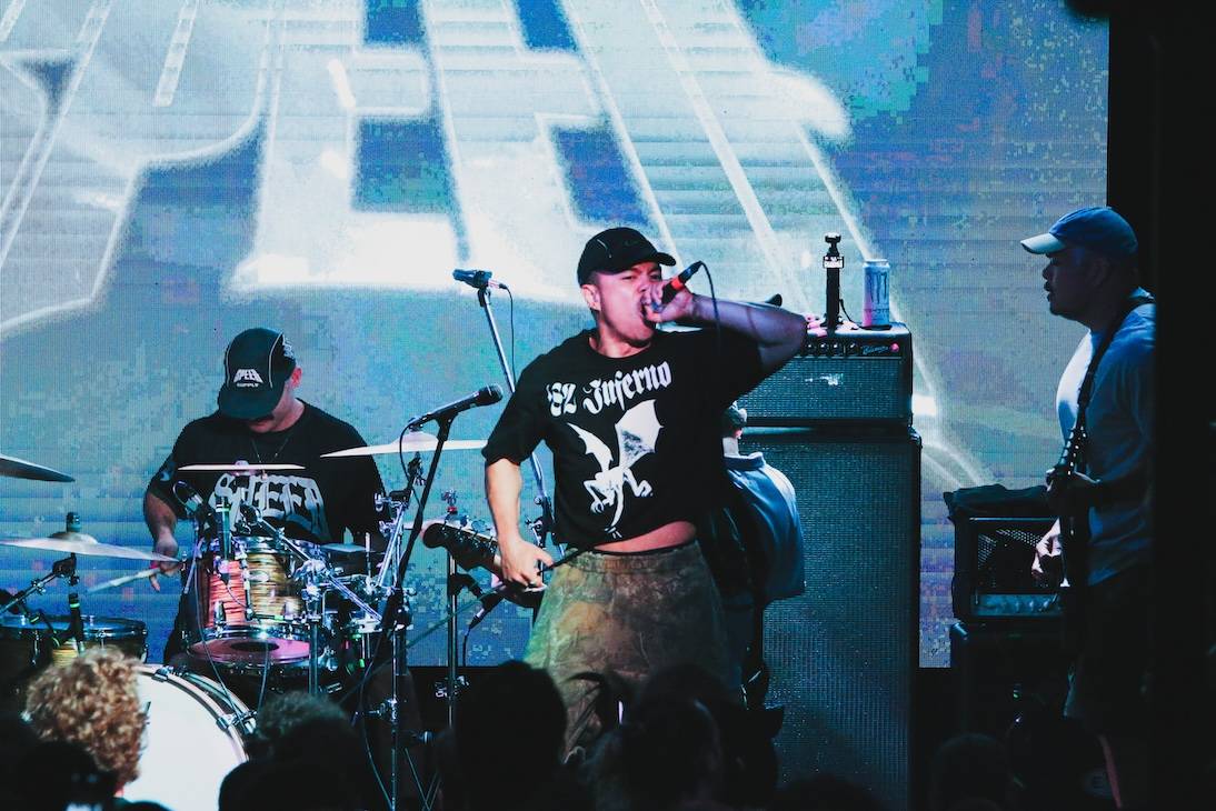Australští SPEED v Praze: stagedives, moshpity a DIY hardcore
