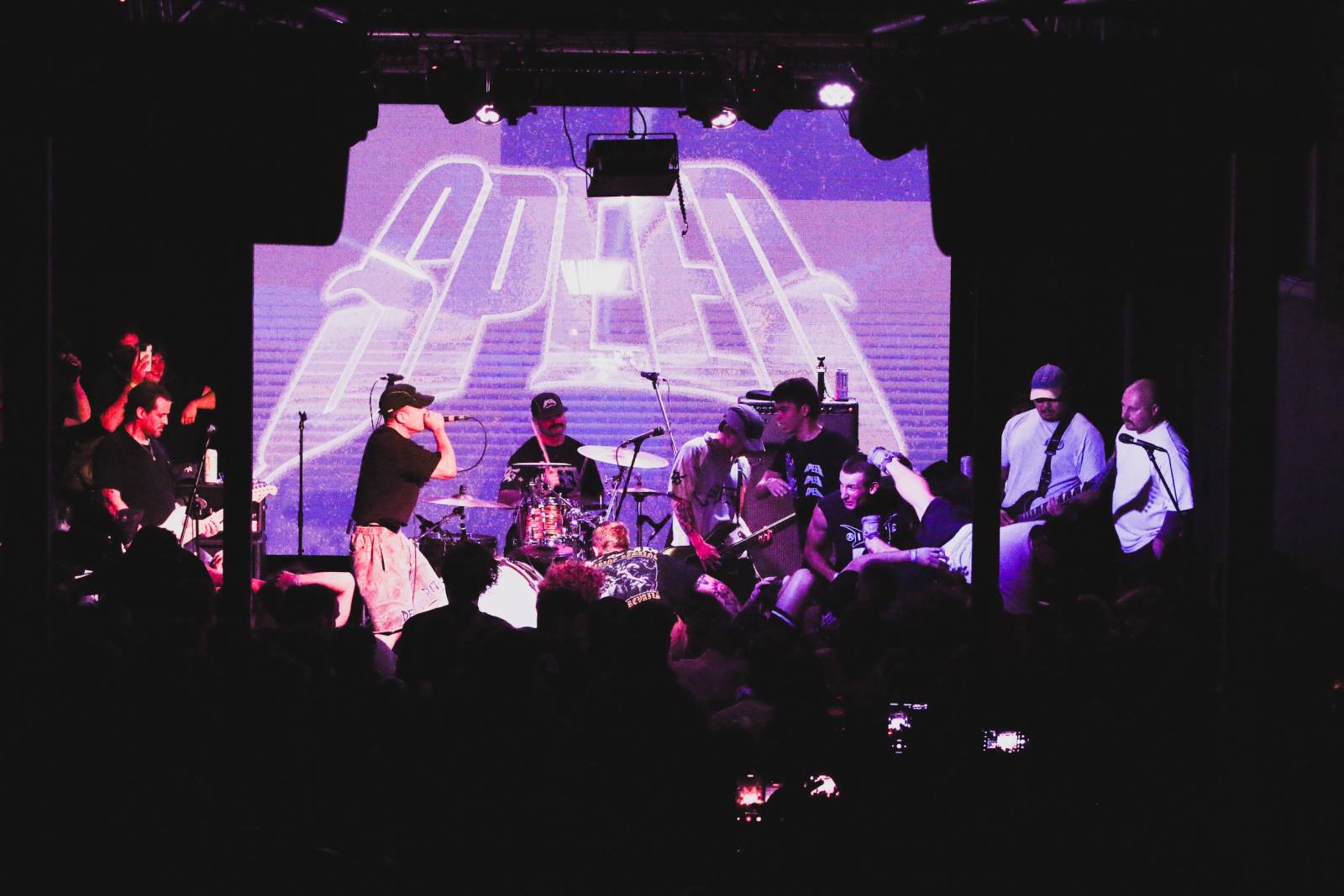 Australští SPEED v Praze: stagedives, moshpity a DIY hardcore