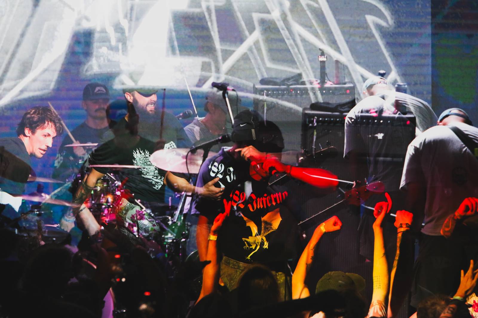 Australští SPEED v Praze: stagedives, moshpity a DIY hardcore