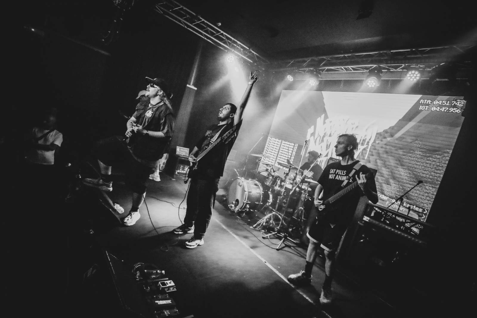 Australští SPEED v Praze: stagedives, moshpity a DIY hardcore
