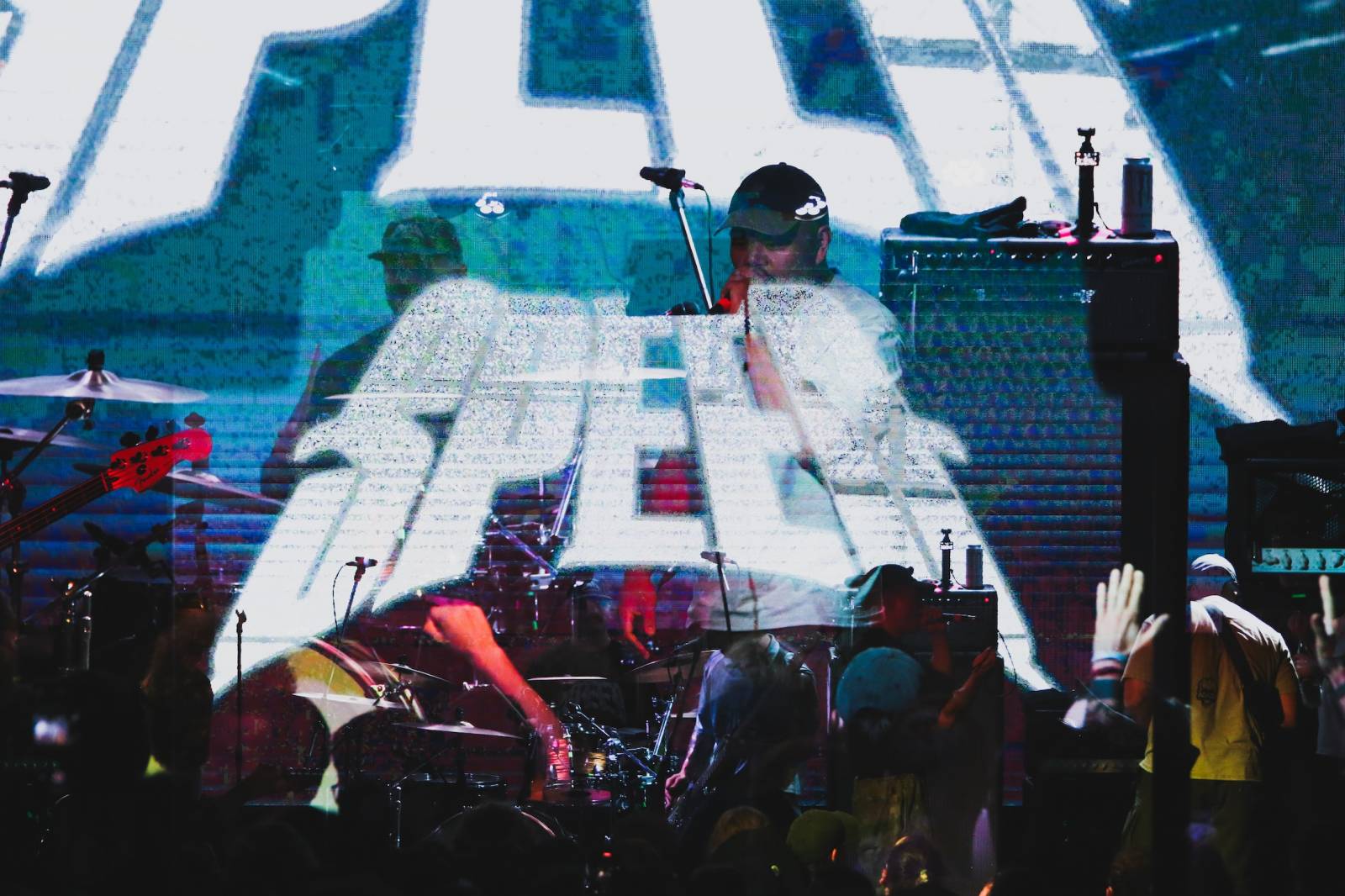 Australští SPEED v Praze: stagedives, moshpity a DIY hardcore