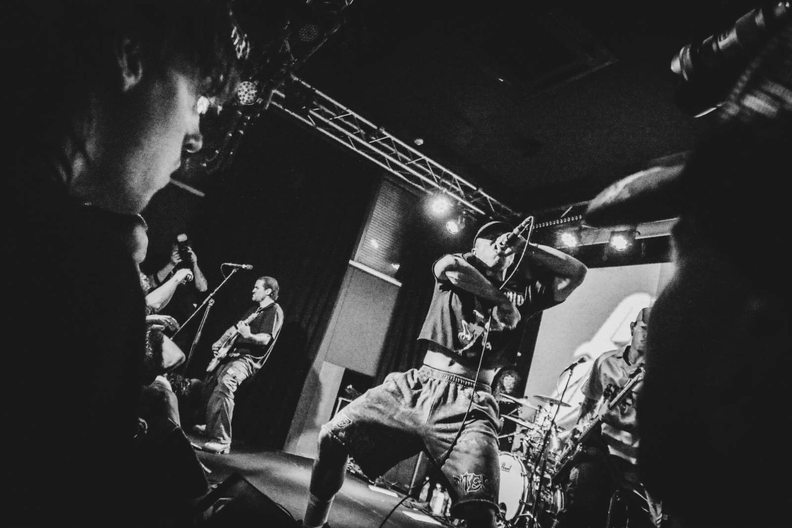 Australští SPEED v Praze: stagedives, moshpity a DIY hardcore