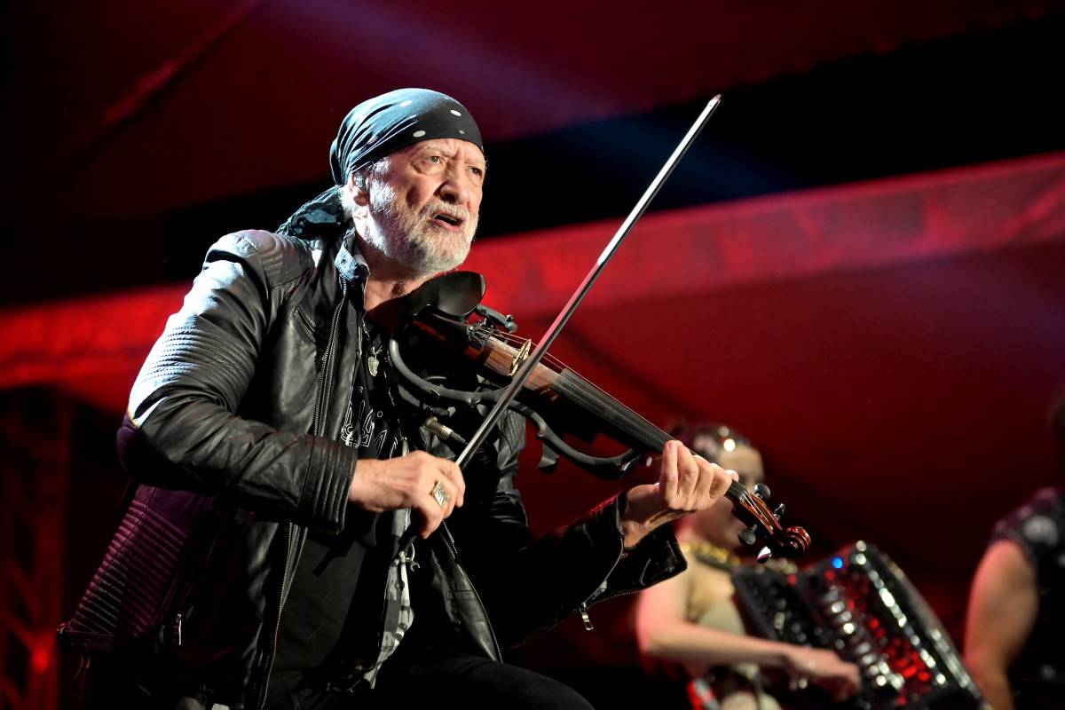 Druhý den na Českém Woodstocku ovládli nezkrotní Gogol Bordello. Areál rozebrali na součástky