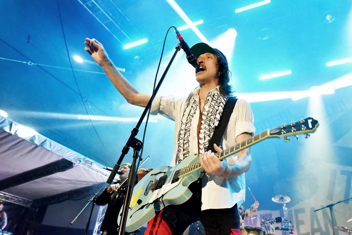 Druhý den na Českém Woodstocku ovládli nezkrotní Gogol Bordello. Areál rozebrali na součástky