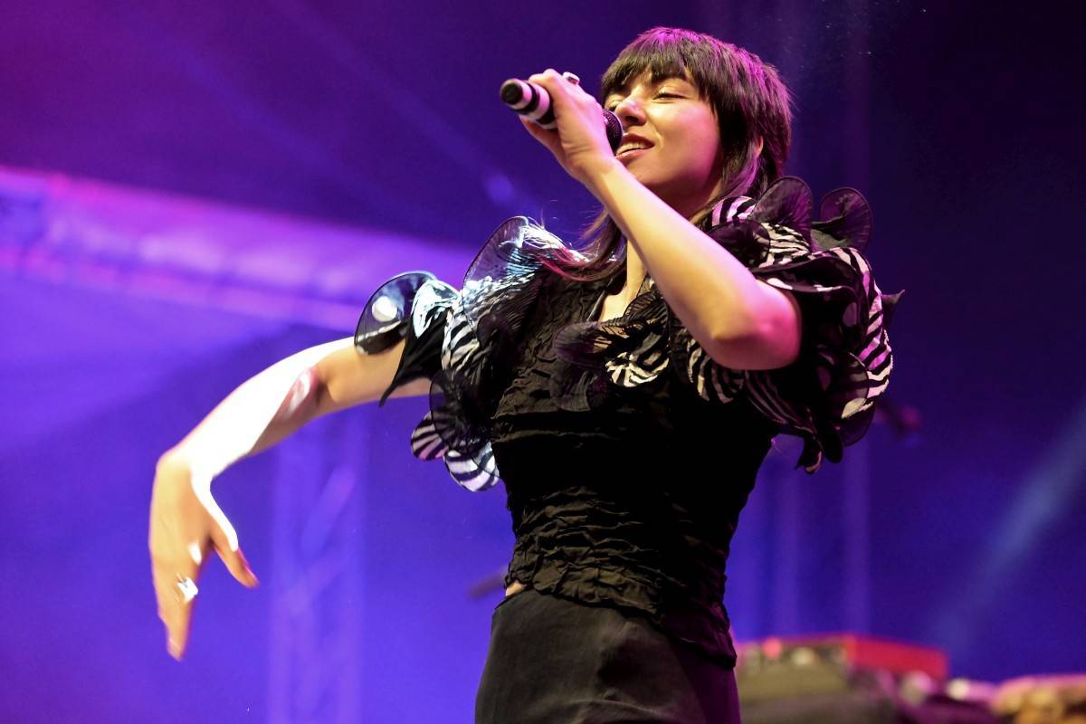 Druhý den na Českém Woodstocku ovládli nezkrotní Gogol Bordello. Areál rozebrali na součástky