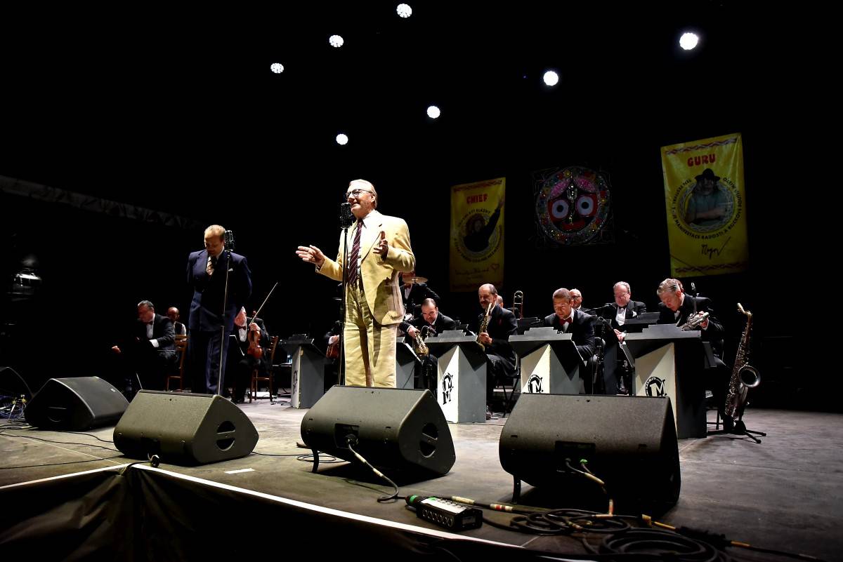 Druhý den na Českém Woodstocku ovládli nezkrotní Gogol Bordello. Areál rozebrali na součástky