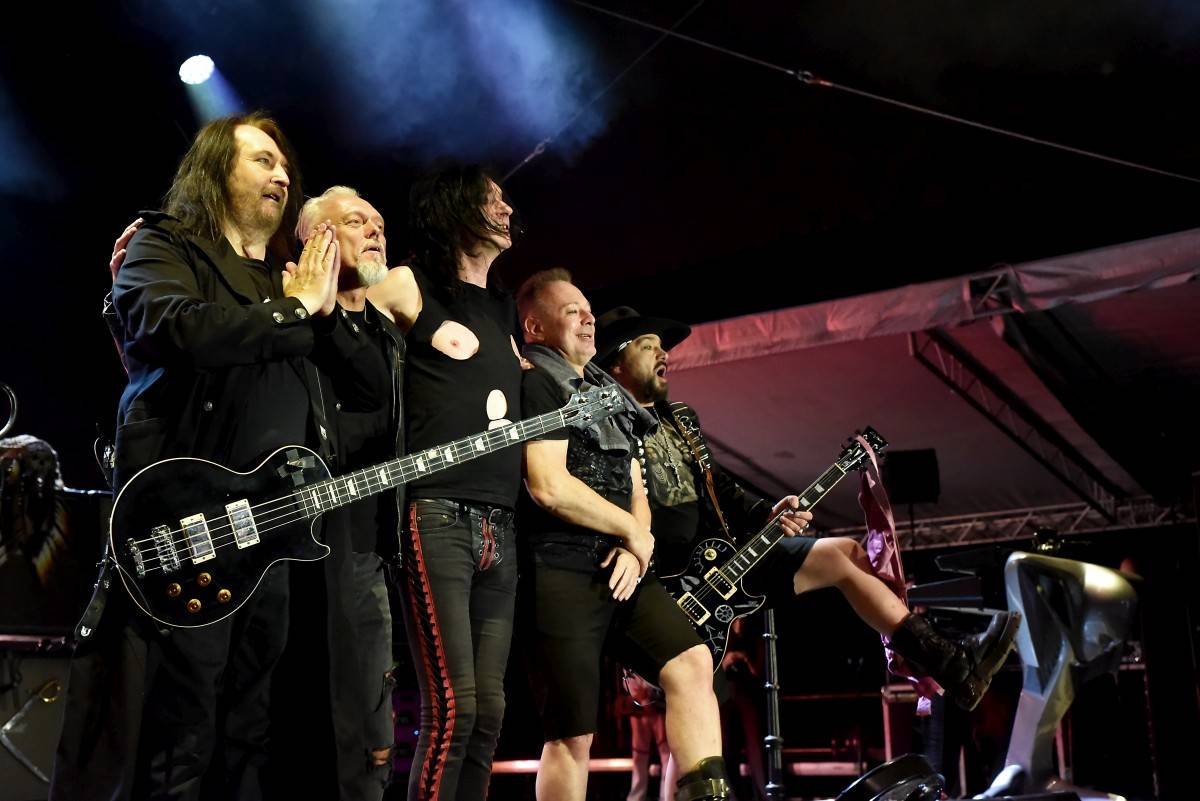 TrutnOFF, den třetí: The Wailers, Monkey Business i Lucie ovládli areál Na Bojišti. Kodymova kytara skončila v publiku
