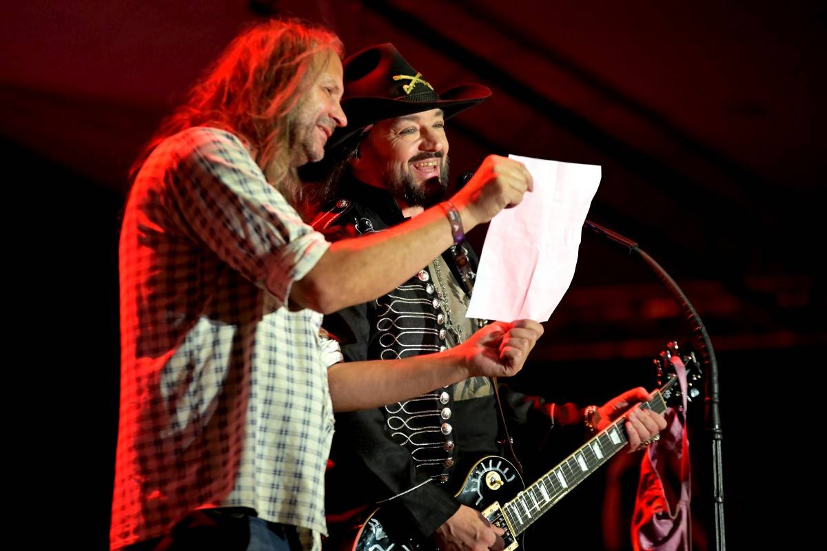 TrutnOFF, den třetí: The Wailers, Monkey Business i Lucie ovládli areál Na Bojišti. Kodymova kytara skončila v publiku