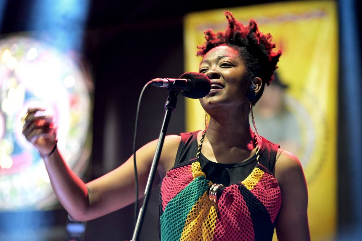 TrutnOFF, den třetí: The Wailers, Monkey Business i Lucie ovládli areál Na Bojišti. Kodymova kytara skončila v publiku