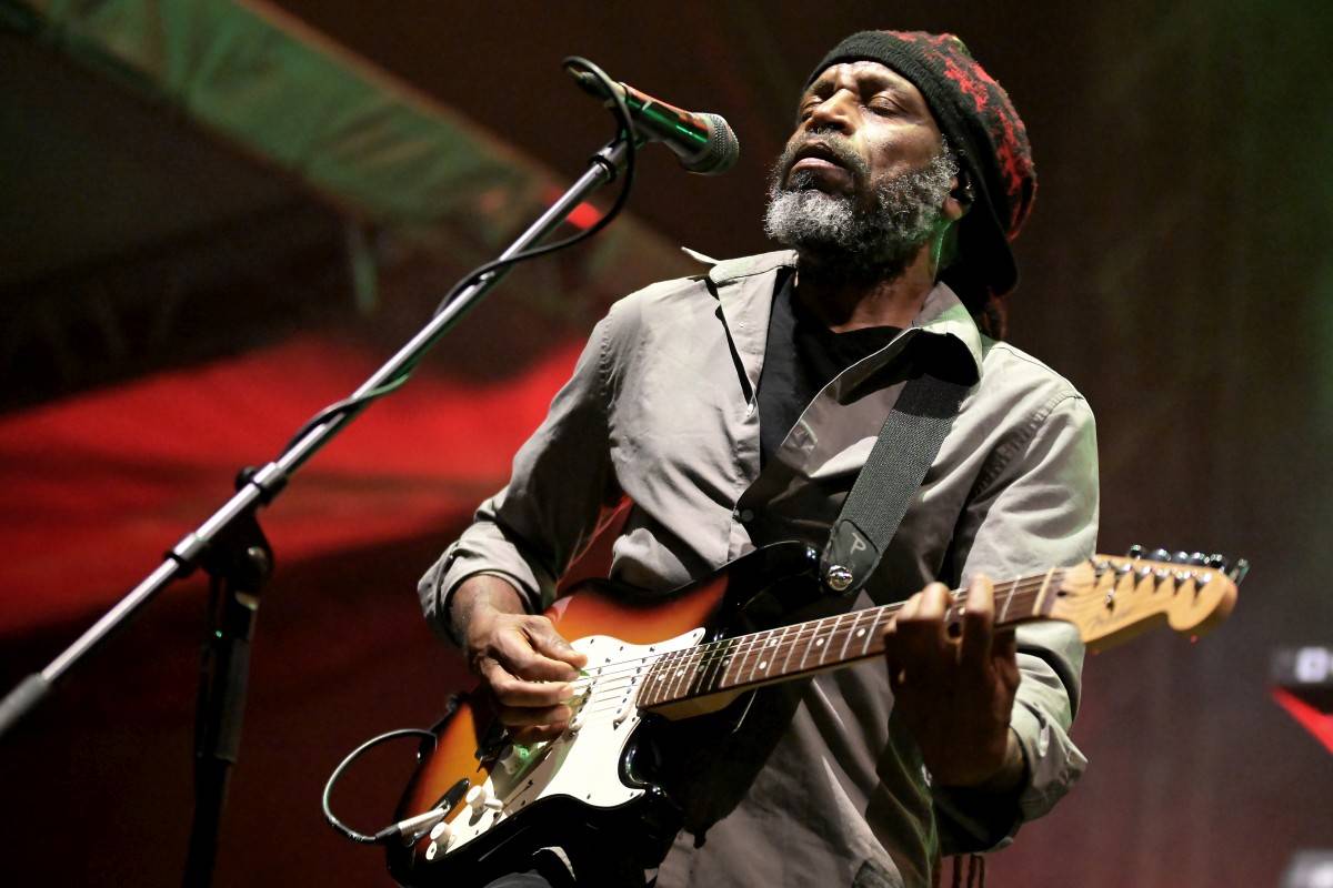 TrutnOFF, den třetí: The Wailers, Monkey Business i Lucie ovládli areál Na Bojišti. Kodymova kytara skončila v publiku