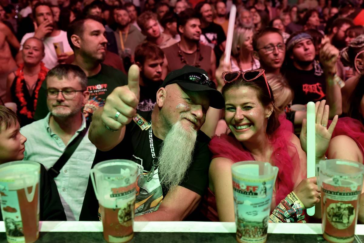 TrutnOFF, den třetí: The Wailers, Monkey Business i Lucie ovládli areál Na Bojišti. Kodymova kytara skončila v publiku