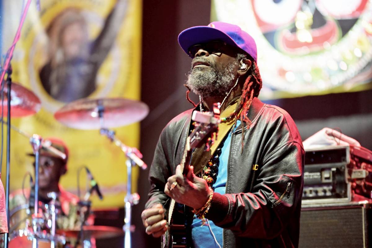 TrutnOFF, den třetí: The Wailers, Monkey Business i Lucie ovládli areál Na Bojišti. Kodymova kytara skončila v publiku