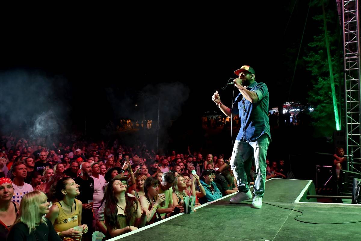 TrutnOFF, den třetí: The Wailers, Monkey Business i Lucie ovládli areál Na Bojišti. Kodymova kytara skončila v publiku