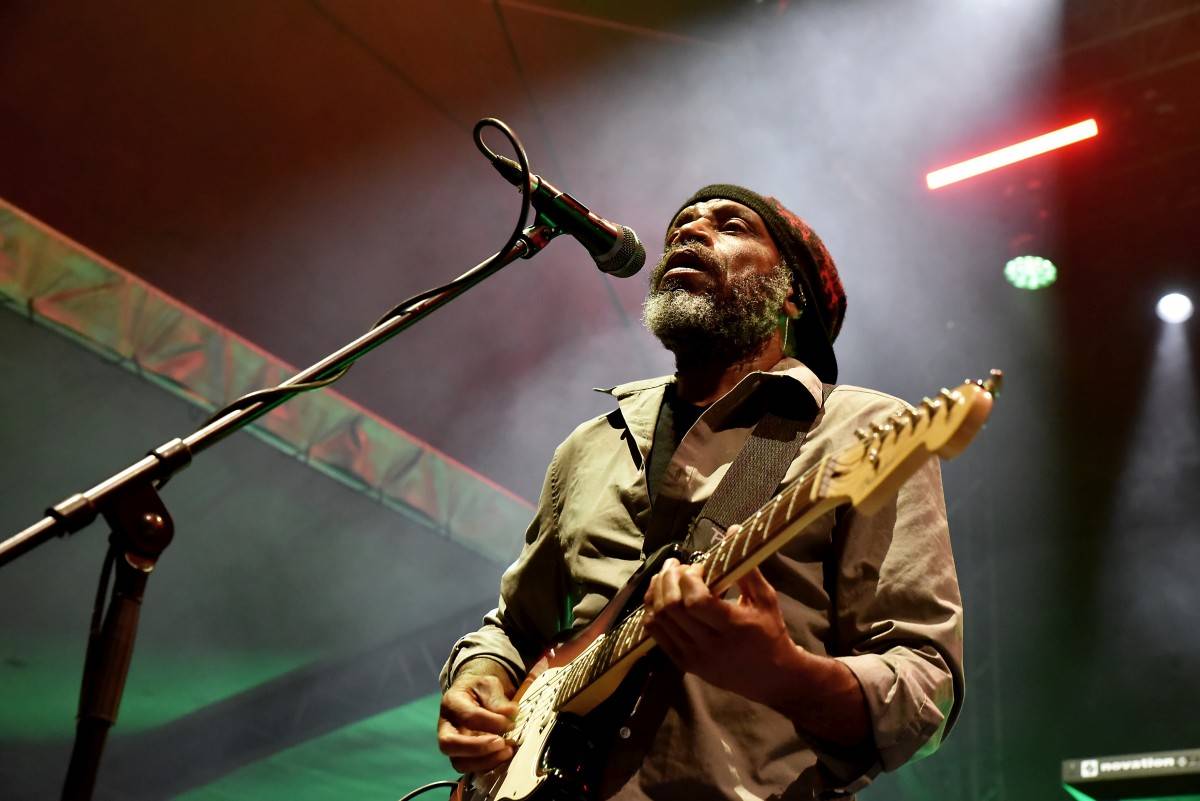 TrutnOFF, den třetí: The Wailers, Monkey Business i Lucie ovládli areál Na Bojišti. Kodymova kytara skončila v publiku