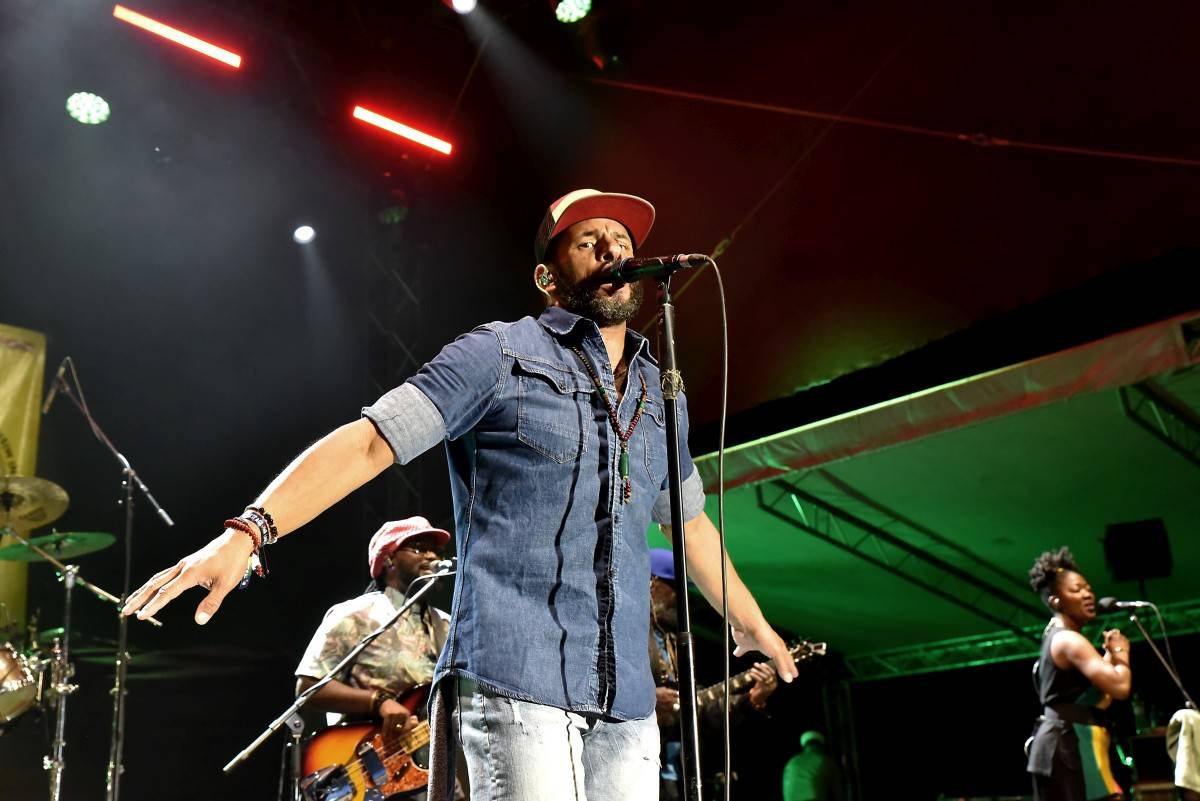 TrutnOFF, den třetí: The Wailers, Monkey Business i Lucie ovládli areál Na Bojišti. Kodymova kytara skončila v publiku