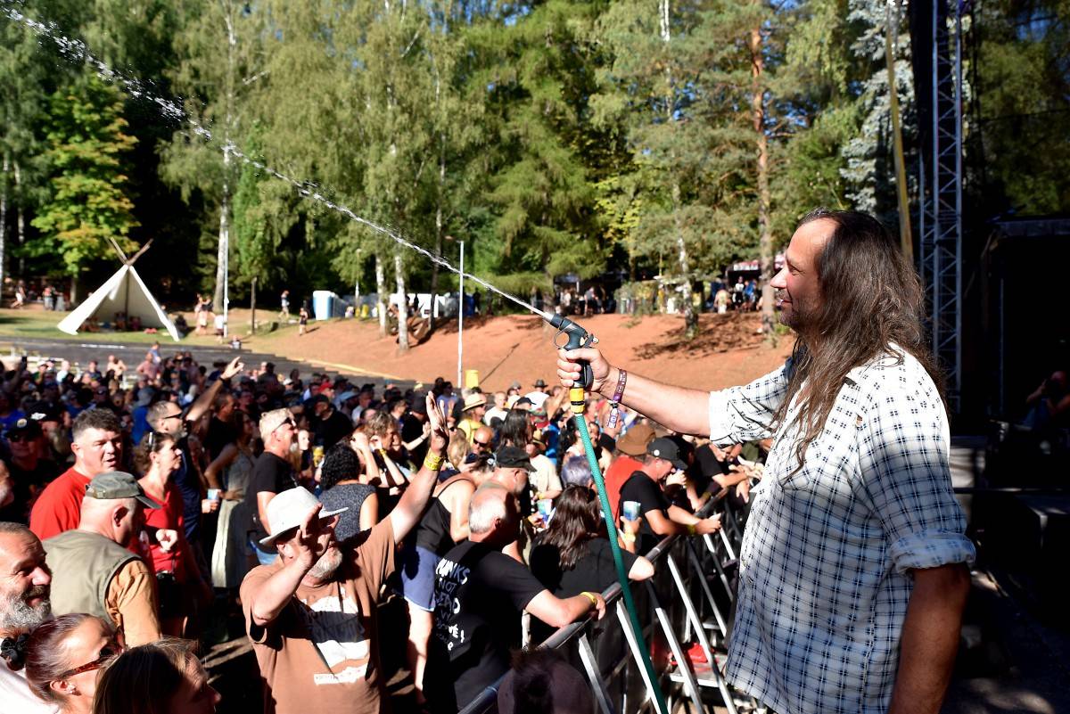 TrutnOFF, den třetí: The Wailers, Monkey Business i Lucie ovládli areál Na Bojišti. Kodymova kytara skončila v publiku