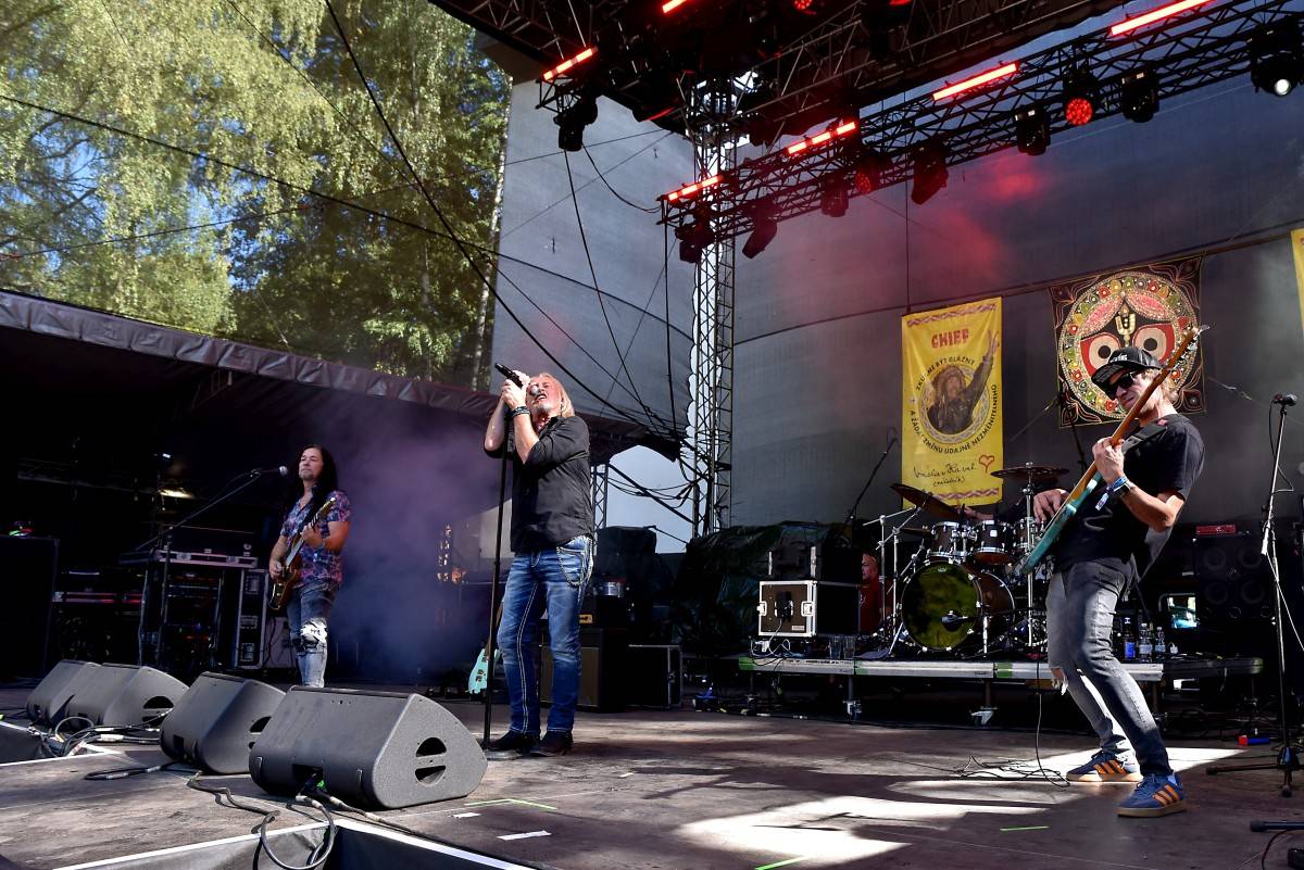 TrutnOFF, den třetí: The Wailers, Monkey Business i Lucie ovládli areál Na Bojišti. Kodymova kytara skončila v publiku