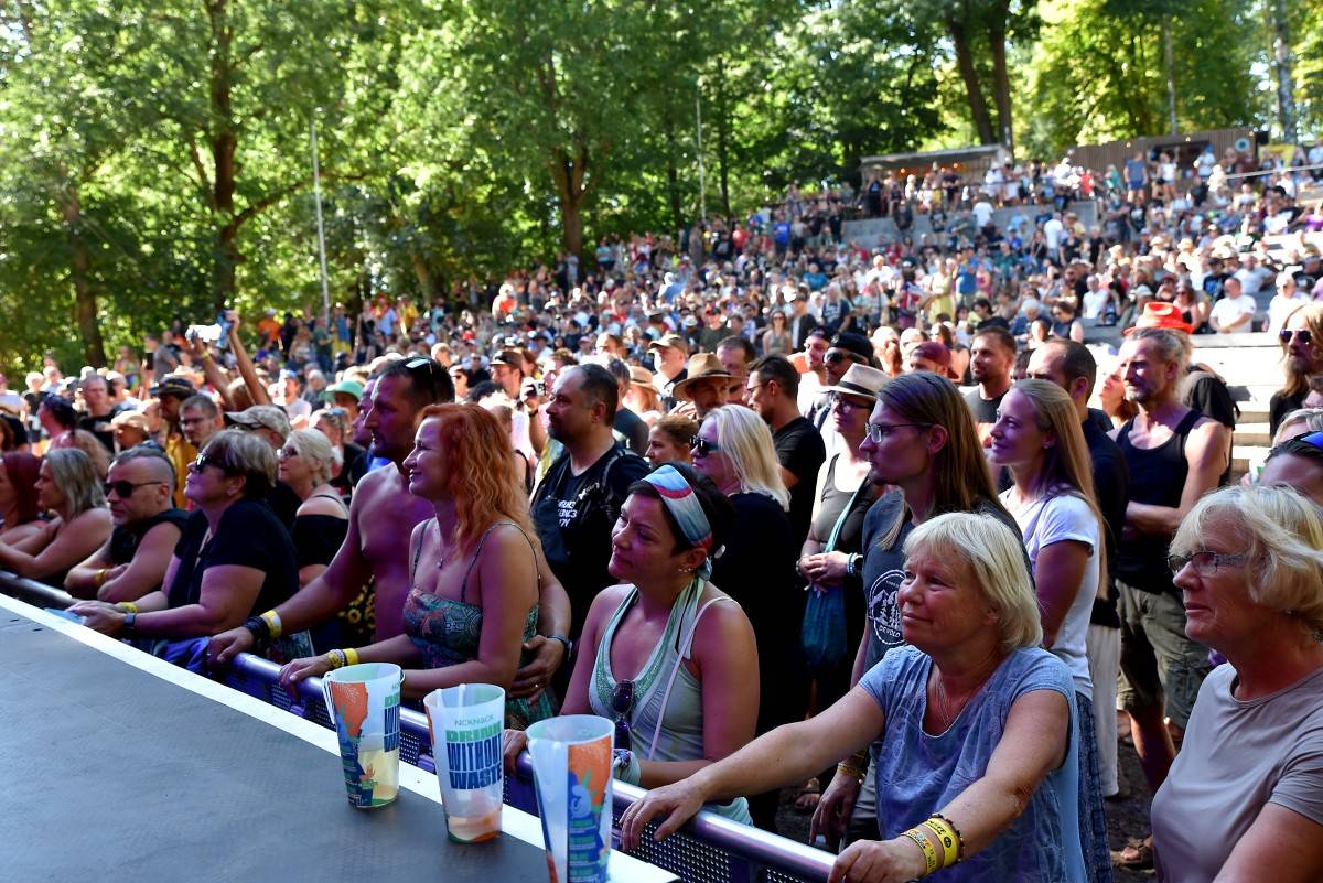 TrutnOFF, den třetí: The Wailers, Monkey Business i Lucie ovládli areál Na Bojišti. Kodymova kytara skončila v publiku