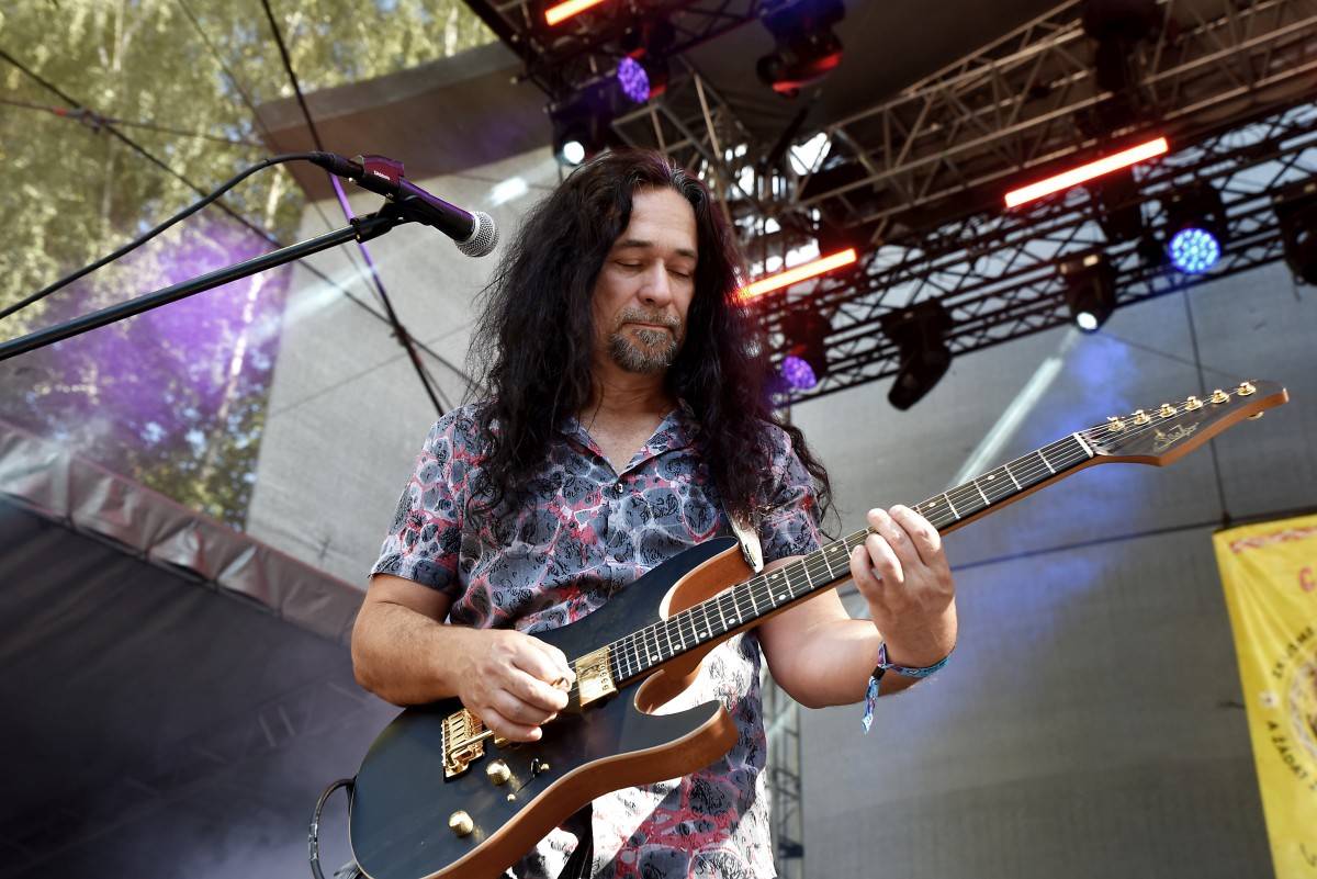 TrutnOFF, den třetí: The Wailers, Monkey Business i Lucie ovládli areál Na Bojišti. Kodymova kytara skončila v publiku