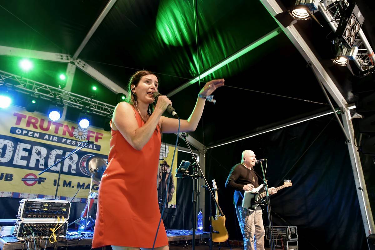 TrutnOFF, den třetí: The Wailers, Monkey Business i Lucie ovládli areál Na Bojišti. Kodymova kytara skončila v publiku