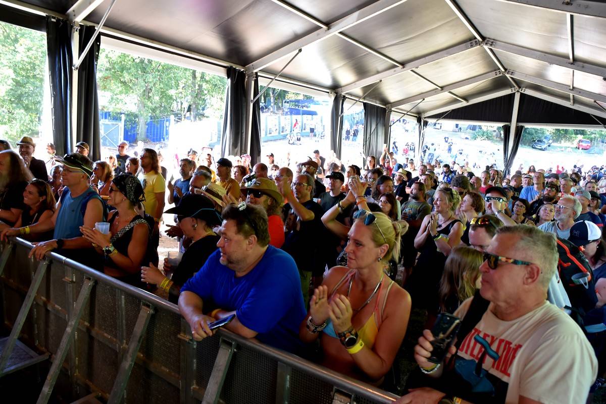TrutnOFF, den třetí: The Wailers, Monkey Business i Lucie ovládli areál Na Bojišti. Kodymova kytara skončila v publiku