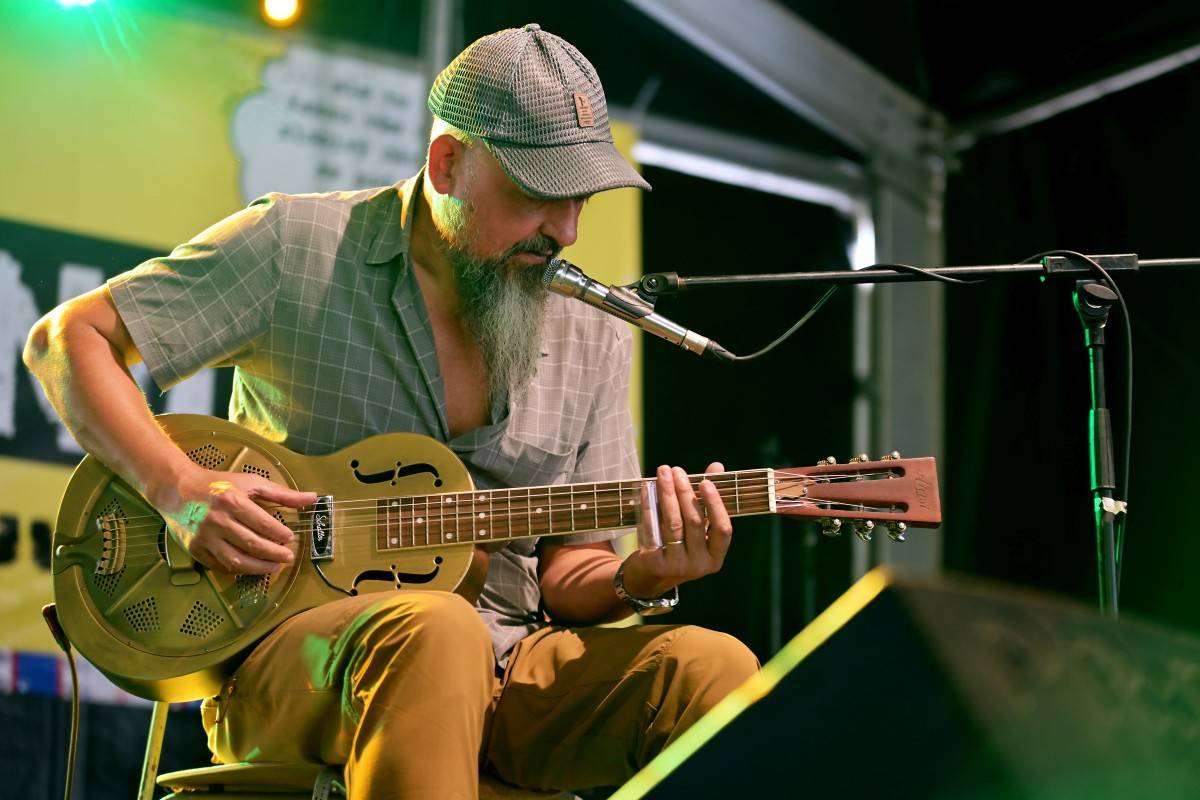 TrutnOFF, den třetí: The Wailers, Monkey Business i Lucie ovládli areál Na Bojišti. Kodymova kytara skončila v publiku
