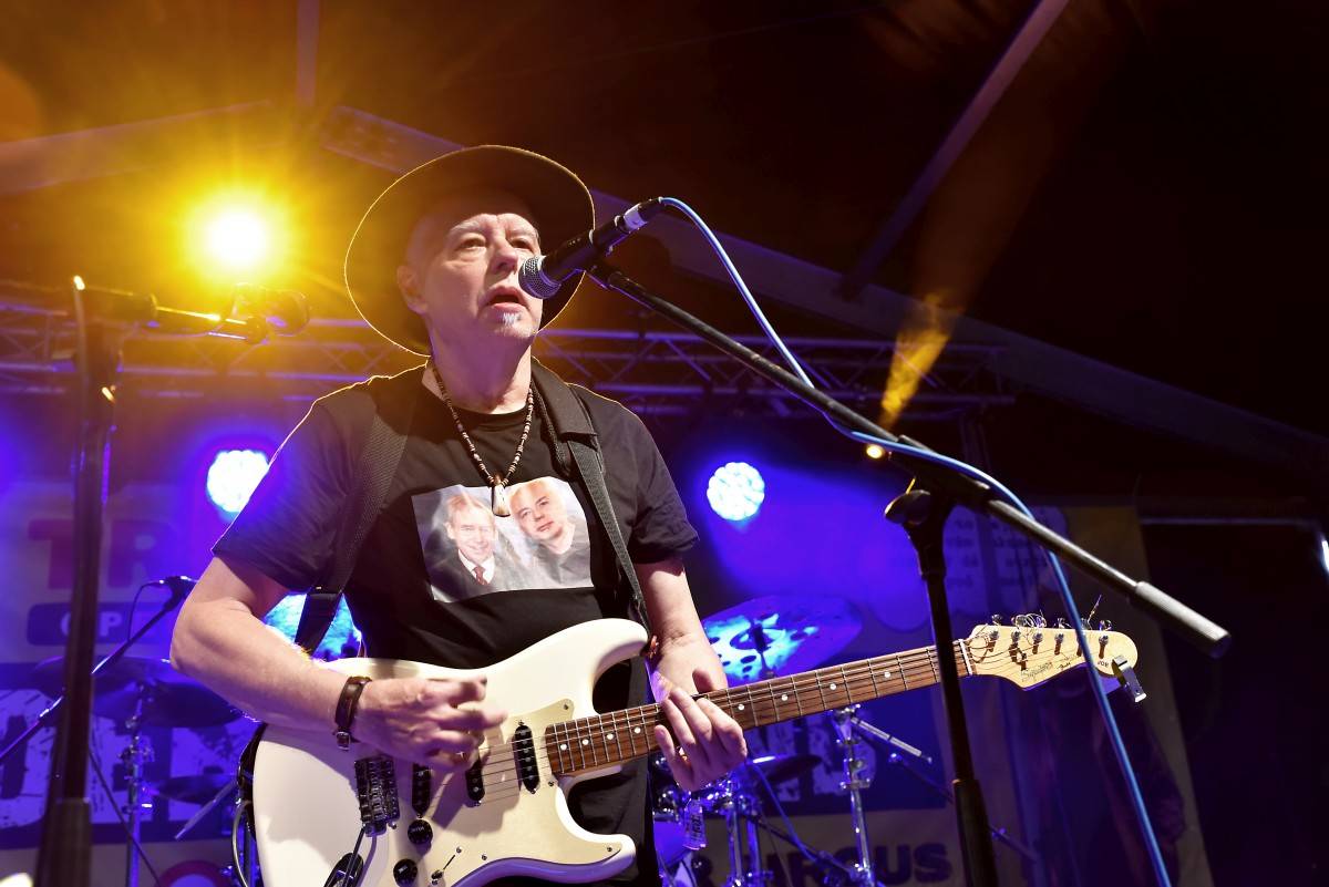 TrutnOFF, den třetí: The Wailers, Monkey Business i Lucie ovládli areál Na Bojišti. Kodymova kytara skončila v publiku