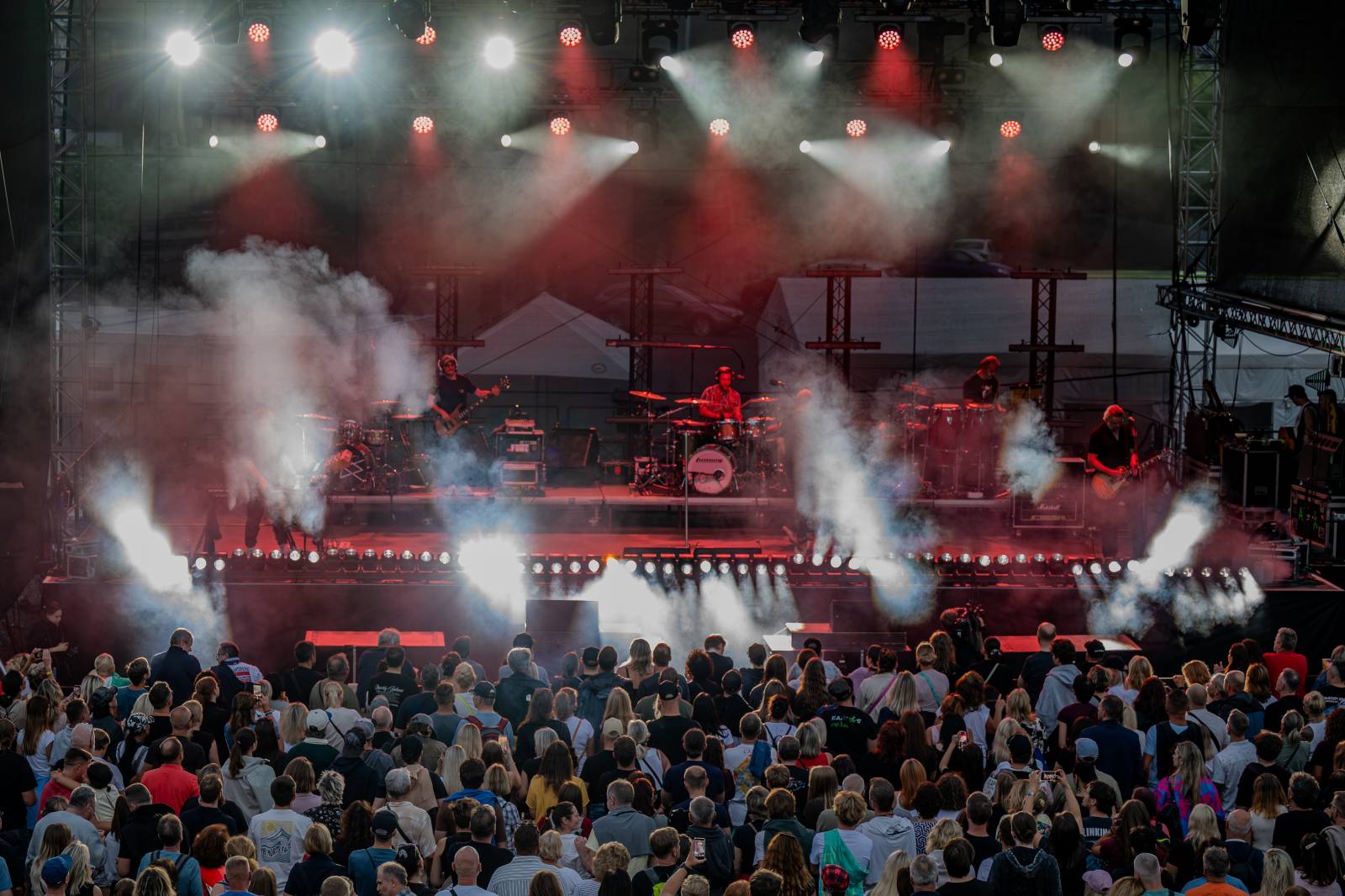 David Koller bavil publikum v pražském Areálu 7. Na Prague Open Air oslavil Kollerband dvacet let na scéně