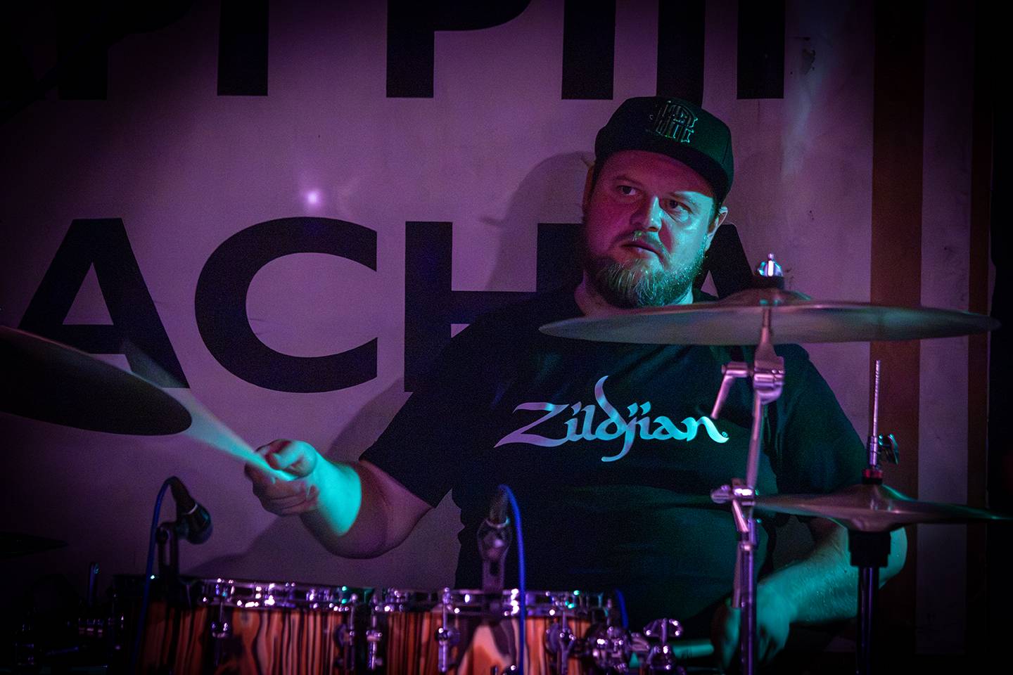 Kytarová virtuozita v Plzni. Zach’s Pub patřil Michalu Pavlíčkovi a jeho triu